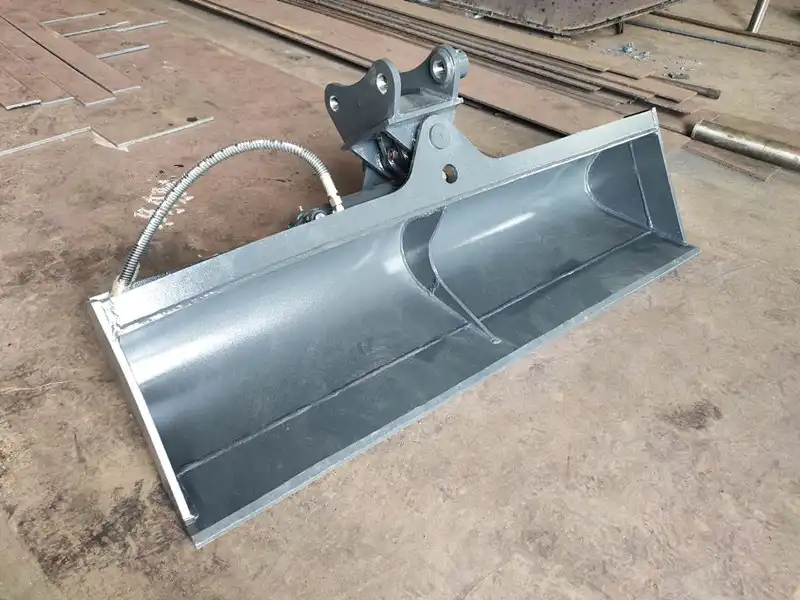 How does a tilting bucket differ from a regular bucket?